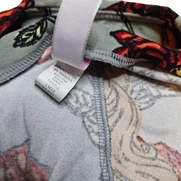 Lularoe OS Belle Beauty and The Beast Disney Grey Red Floral Leggings - Picture 5 of 7